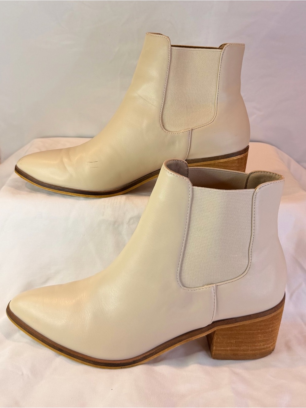 Chinese Laundry Filip Ecru Leather Pointed Toe Ankle Boots Size 8